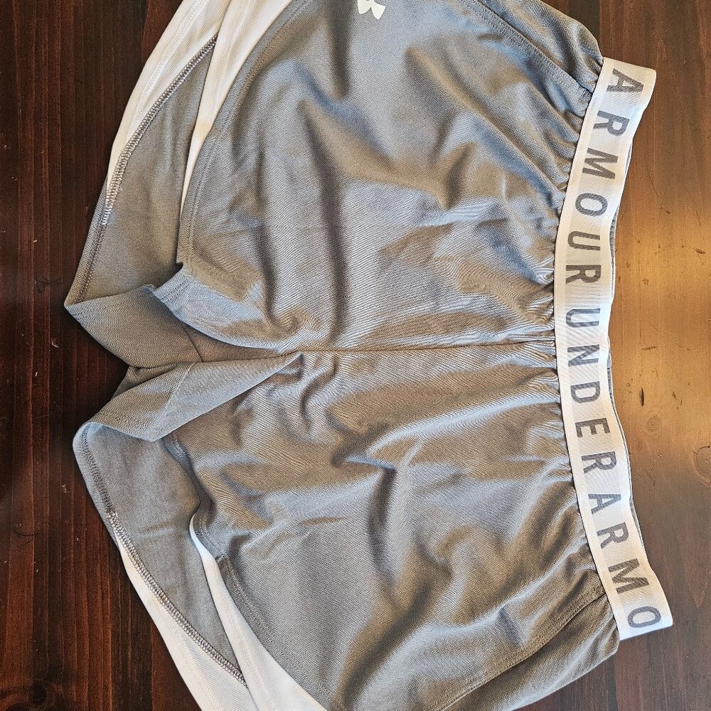 Under Armour Womens Size XL Loose Fit Shorts